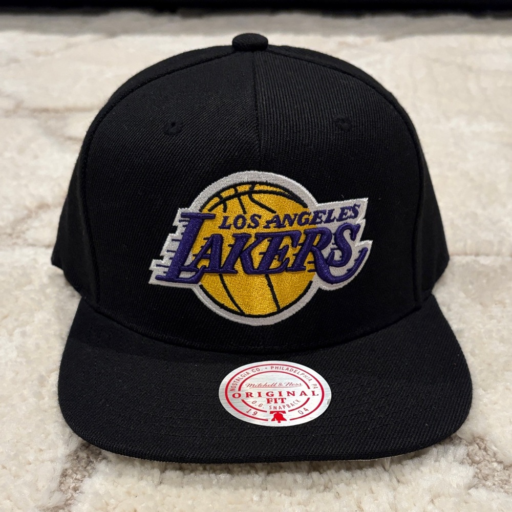 Mitchell & Ness Los Angeles Lakers Black & Yellow Hat